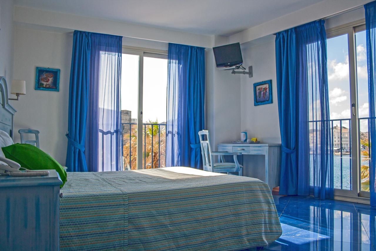 Blue Moon Hotel Pantelleria Oda fotoğraf